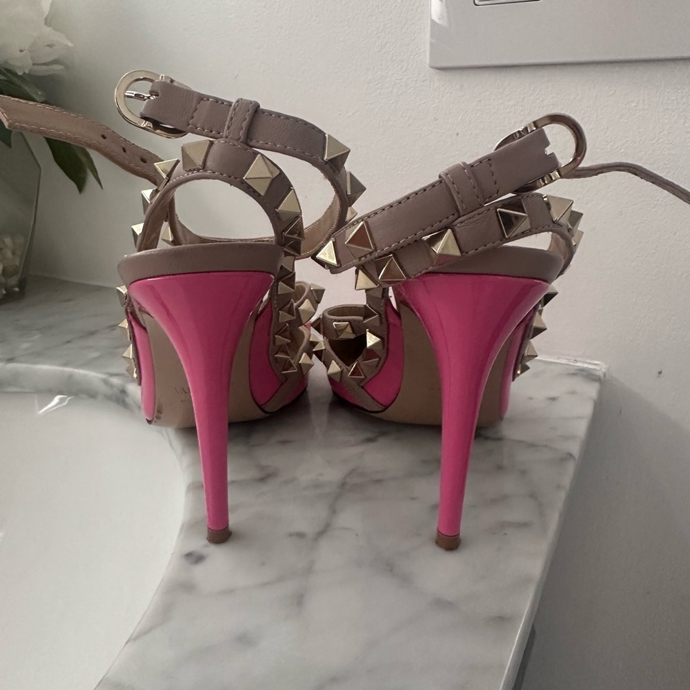 Valentino pump size 37 worn once - Picture 3 of 4